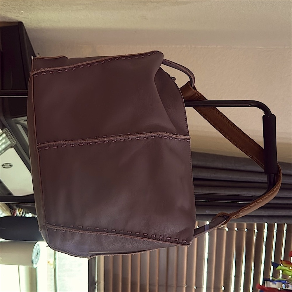 The Sak Los Feliz Hobo purple/mauve? Leather